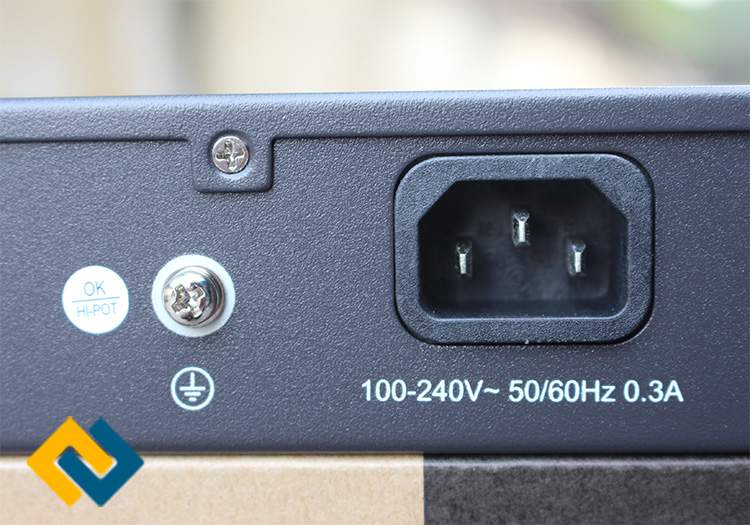 Jack nguồn phía sau Switch Planet-FNSW-1601