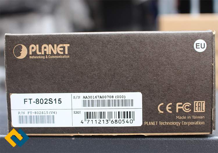 Mã sản phẩm bên ngoài hộp Media Converter