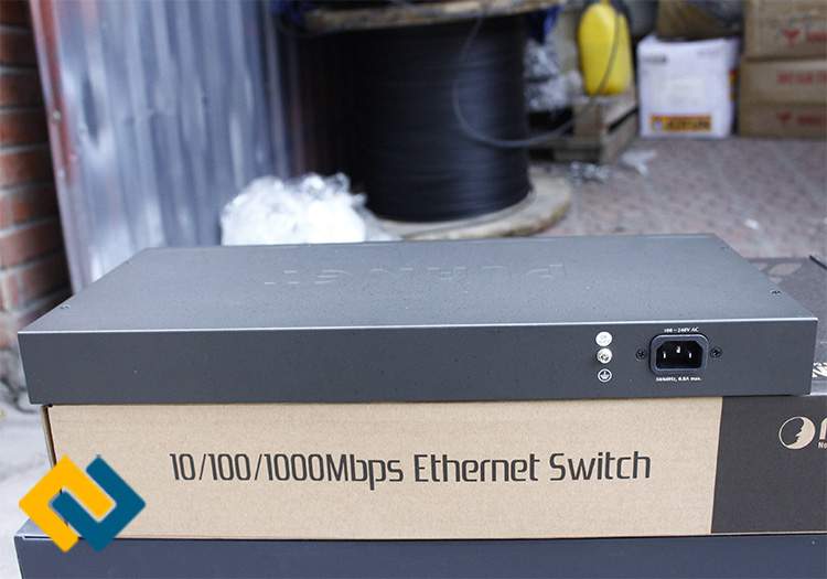 Mặt sau Switch Planet GS-4210-24T2S chính hãng